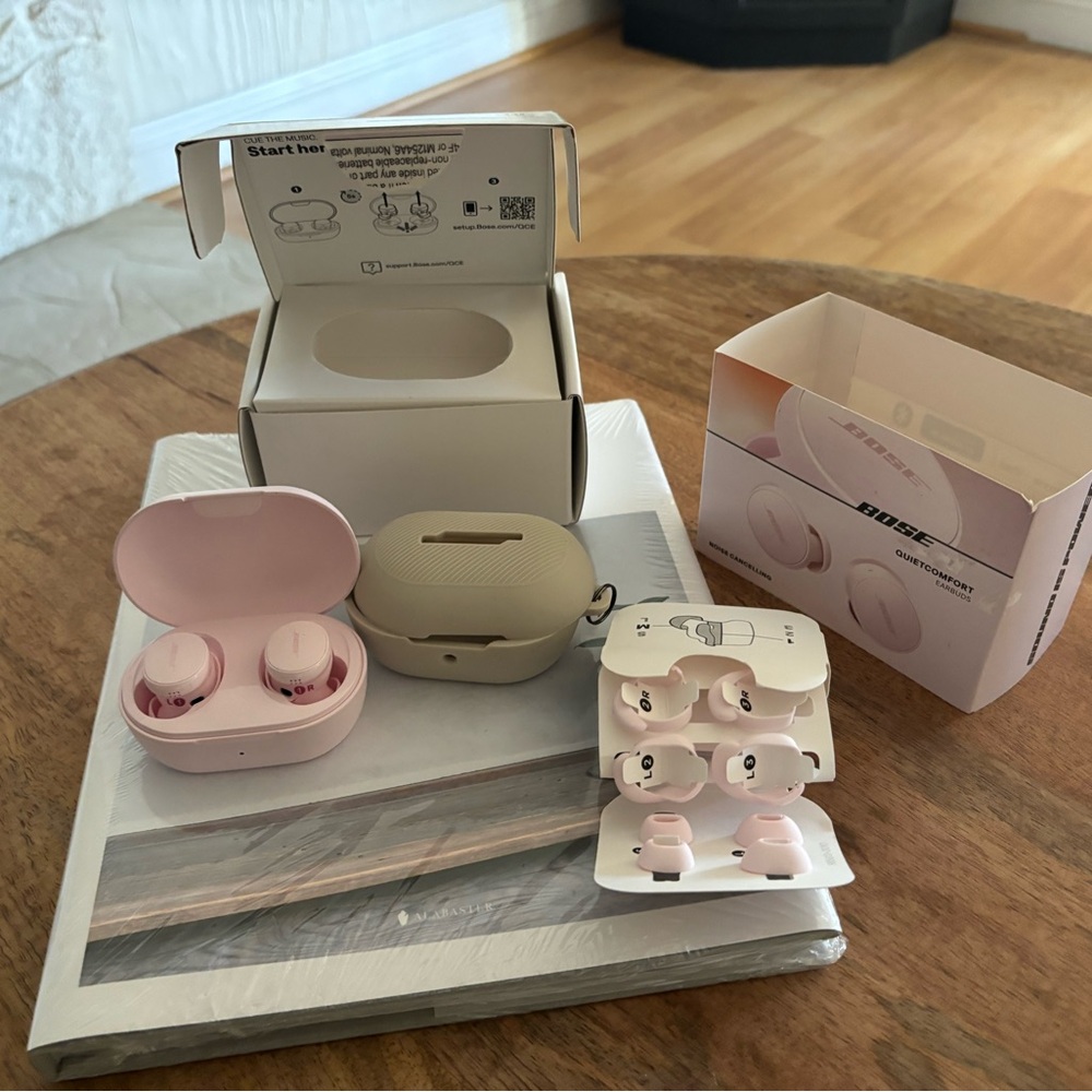 SOLD!!! Bose Quiet Comfort Earbuds with Noice Cancellation